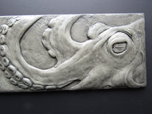 Load image into Gallery viewer, Octopus Portrait Concrete 3d Art Tile
